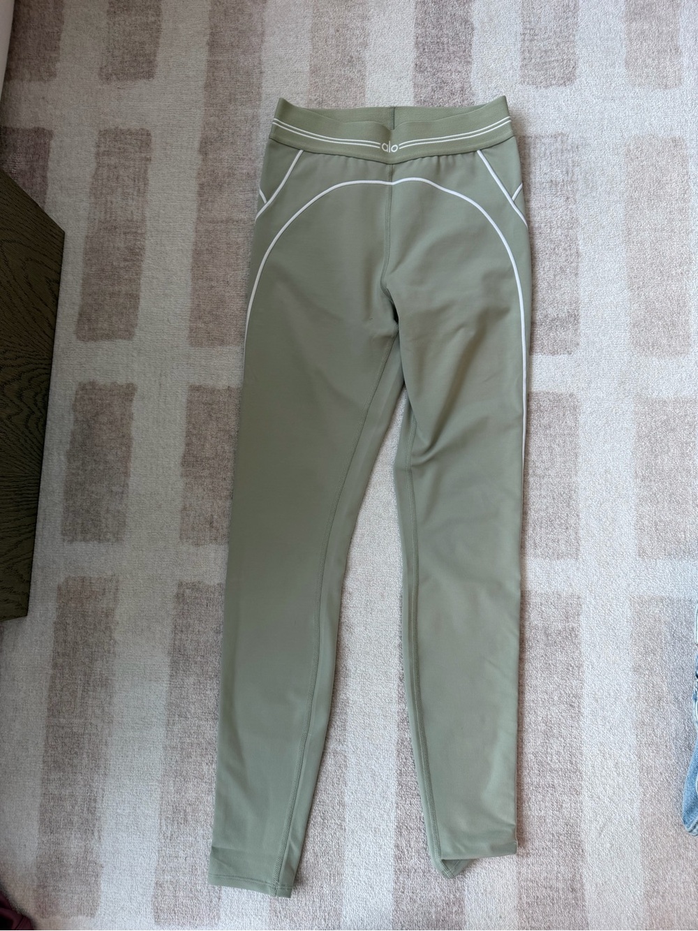 ALO Yoga Olive Green Leggings with White Piping